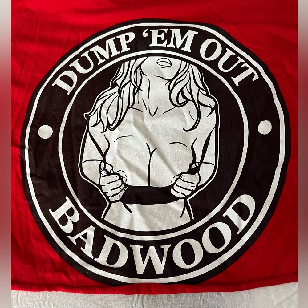 Dump it out badwood cropped t shirt size extra large